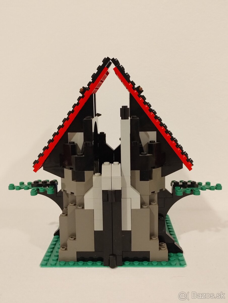LEGO Castle 6048 Majisto's Magical Workshop - 4