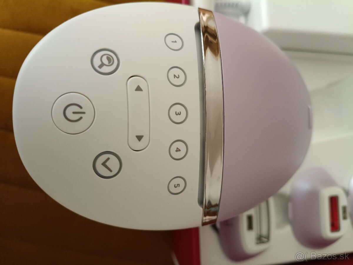 Epilátor Philips Lumea IPL 8000 - 4