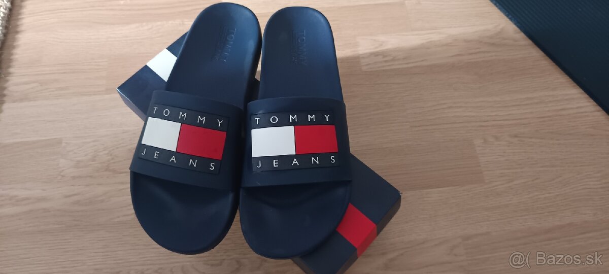 TOMMY JEANS - 4