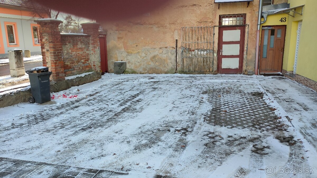 TOP - prenájom pozemku 7 x 8m pri AUTOBUSOVEJ stanici - 4