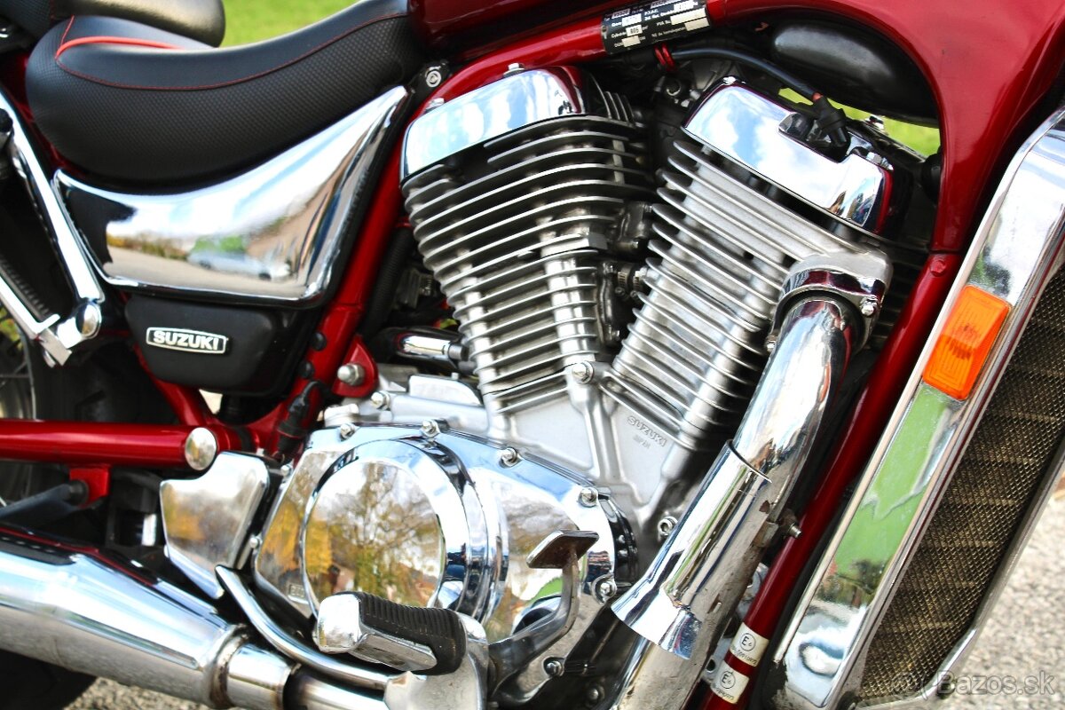 Suzuki Intruder 800 - 4