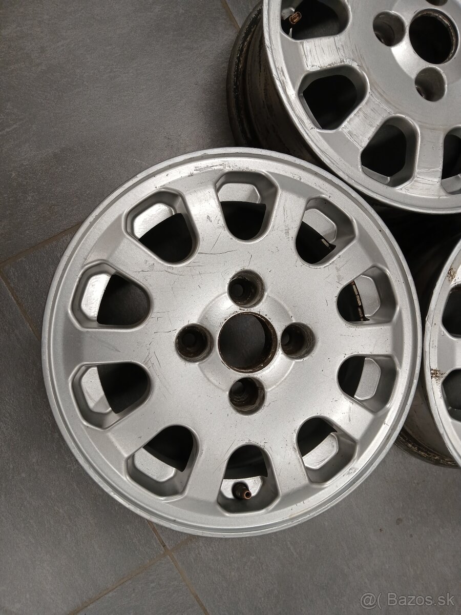 Felicia mystery 4x100 r13 - 4