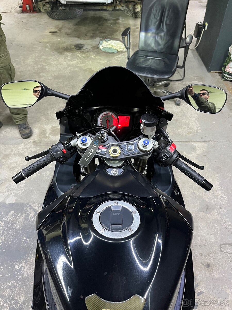 Suzuki gsxr 600 K9 - 4