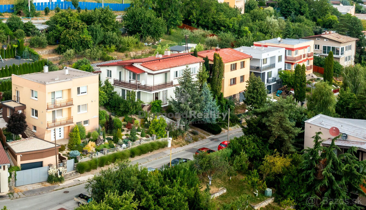 REZERVOVANÉ Predaj RD sprostredkuje realitný maklér Patrik - 4