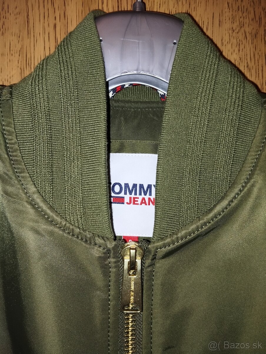 Predám zimnú bundu bombera Tommy Jeans - 4