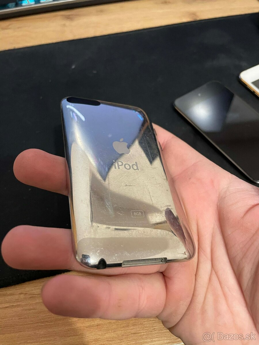 Zbiarka Apple iPod touch / iPad - 4