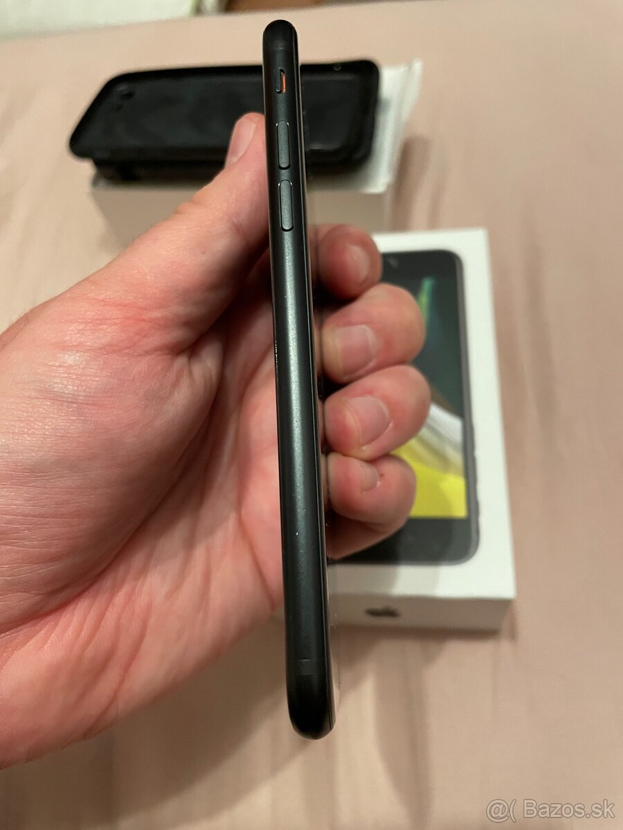 Predám iPhone SE 2020, 128gb - 4