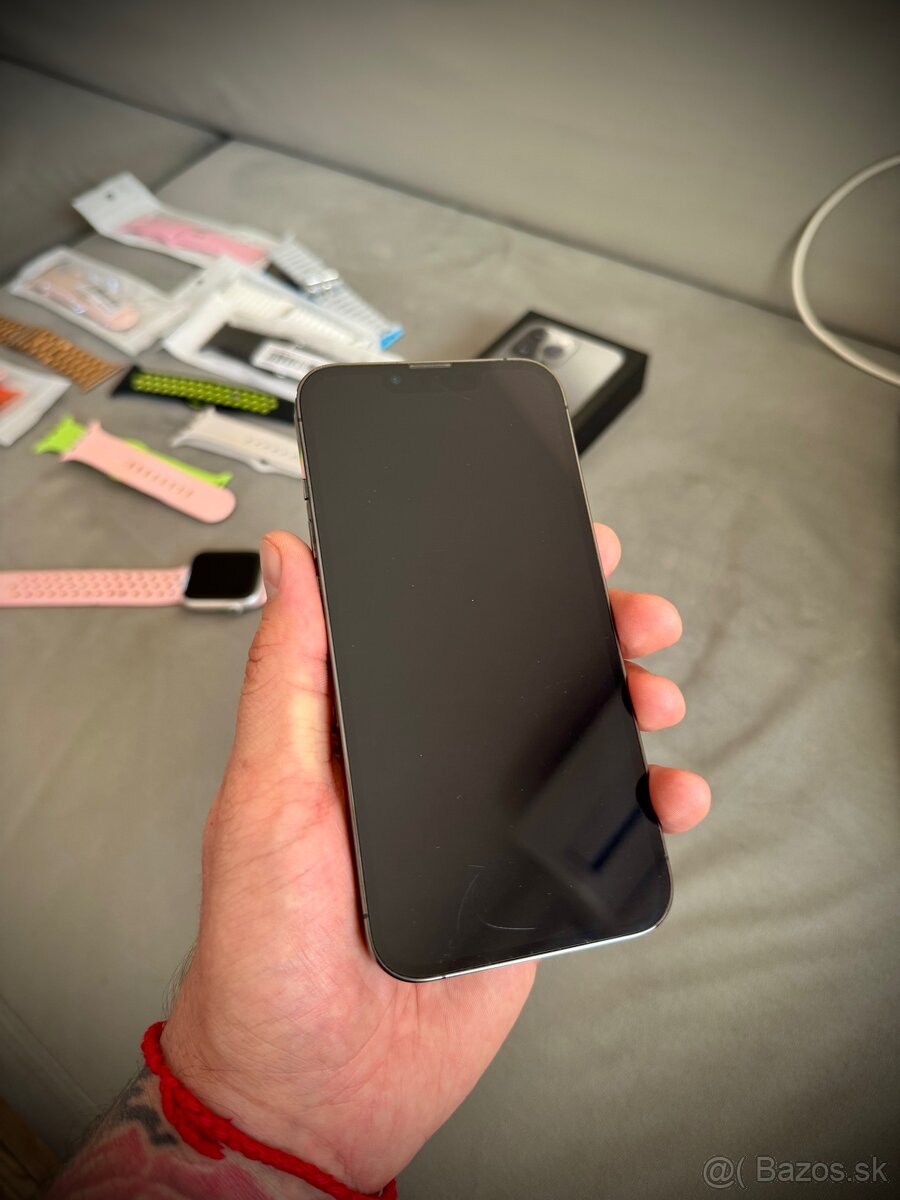 Iphone 13 pro 128GB + Apple Watch 7 - 4