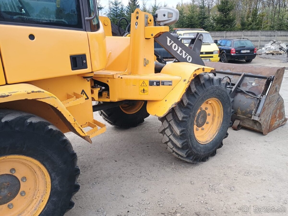 Nakladač Volvo L35G - 4