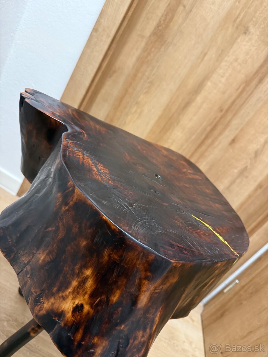 Dizajnový stolík z orechového masívu - 4