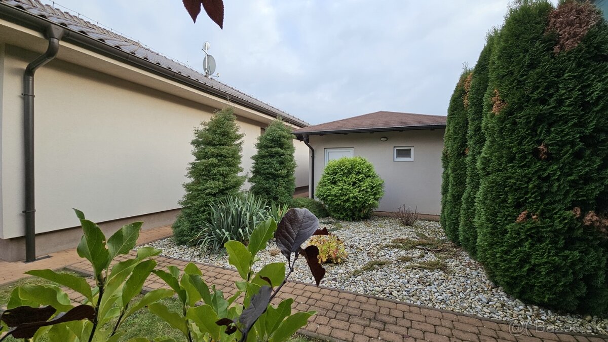 REZERVOVANÉ 4-izbový rodinný neďaleko mesta Nitra - 4