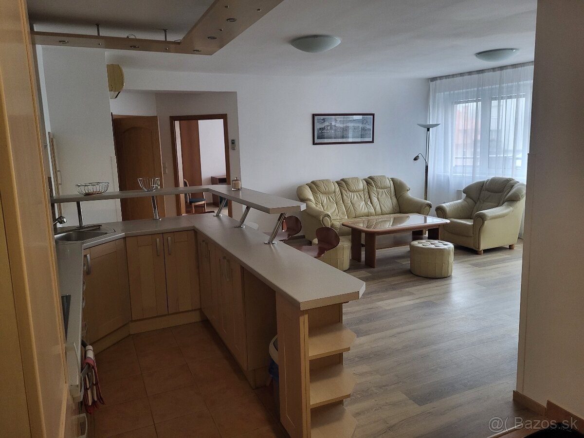 Prenájom 2.izb.bytu pri Hrade, s parkovaním - 4