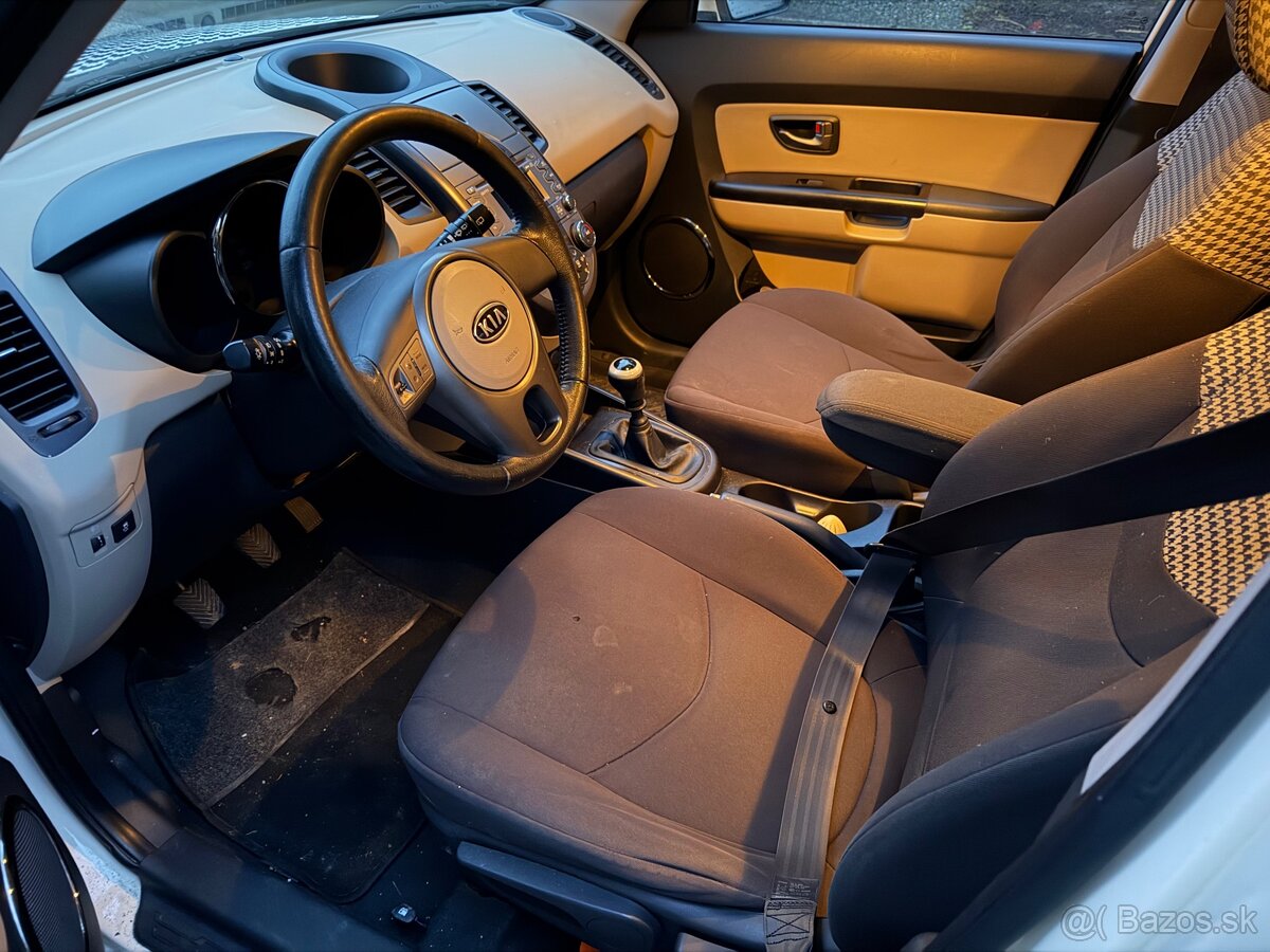 KIA SOUL 1.6CRDi MANUÁL - 4