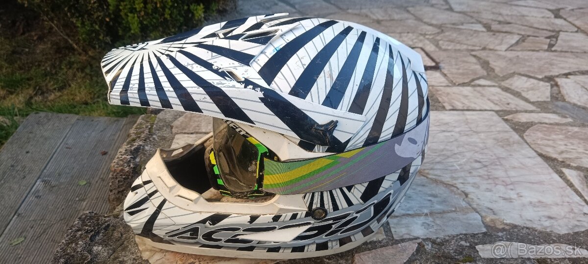 Moto prilba veľkosť L - 4