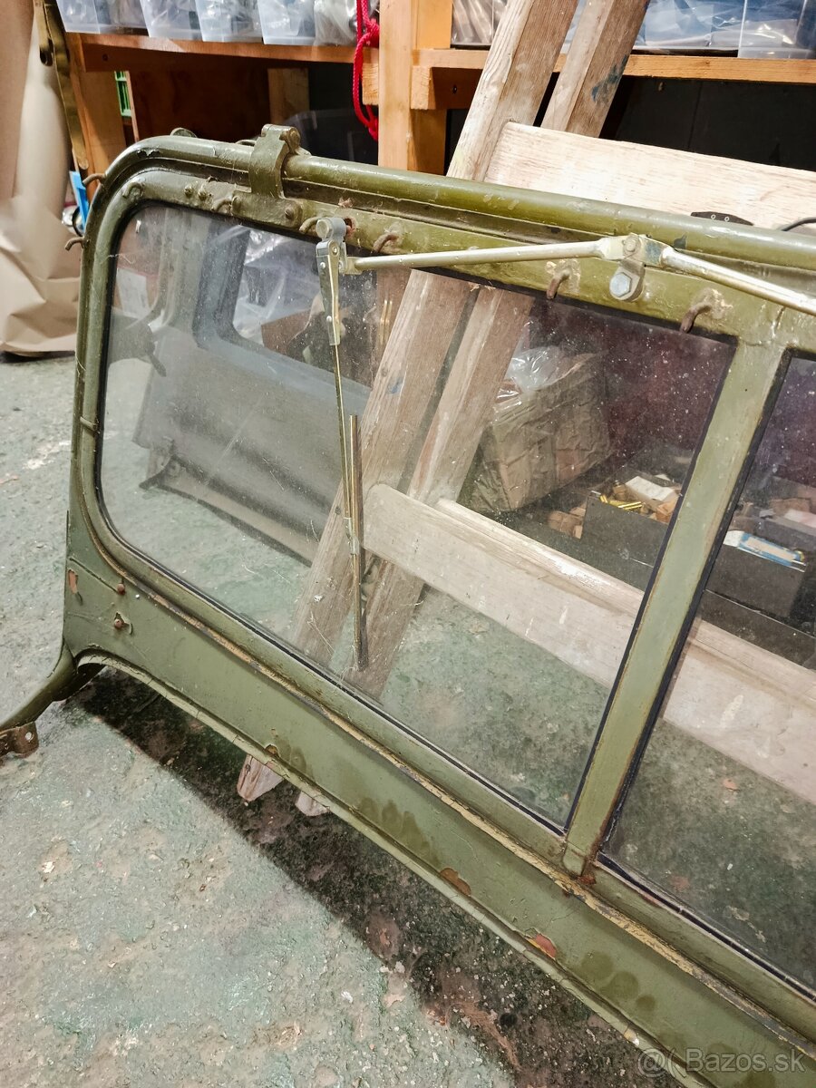 Gaz 69 - přední okno - 4