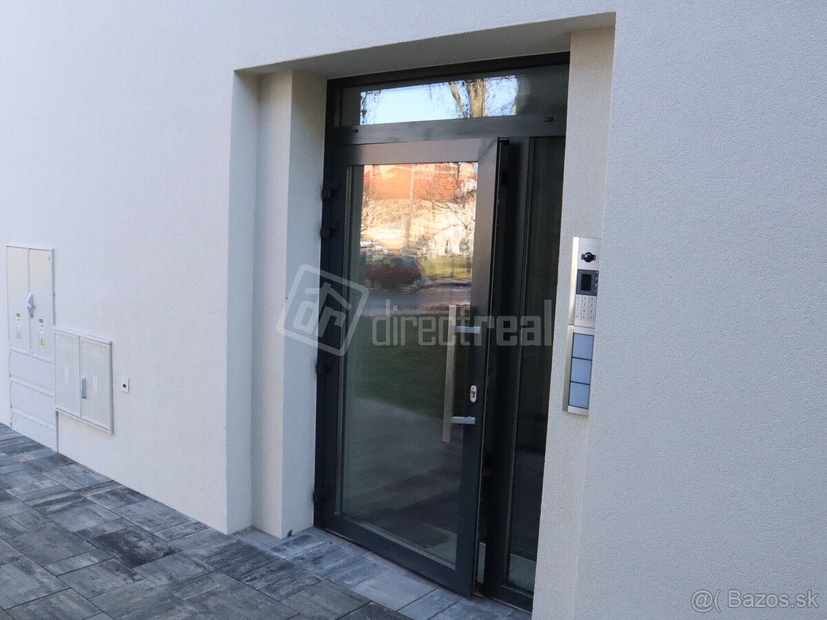 ADMINISTRATÍVNY ALEBO OBCHODNÝ PRIESTOR 16 m2 NA PRENÁ… - 4