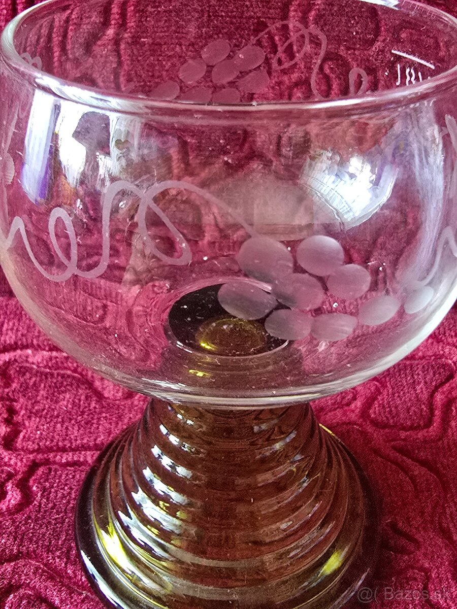 Vinove poháre s dobrusom. - 4