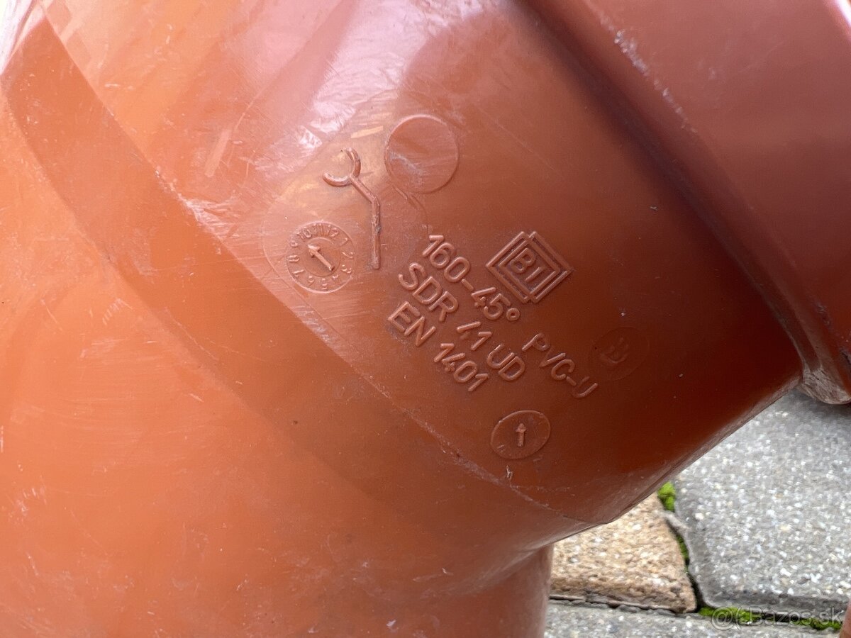 kanalizačné kolená, spojky, redukcie 2,50€/kus - 4