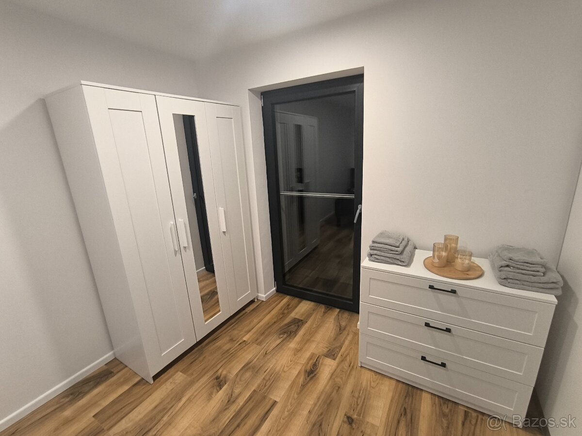 Samostatný apartmán na dlhodobý prenájom - 4