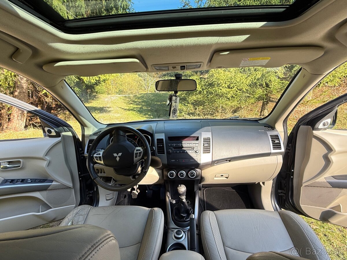 Mitsubisi outlander DID 2.0 4x4 - 4