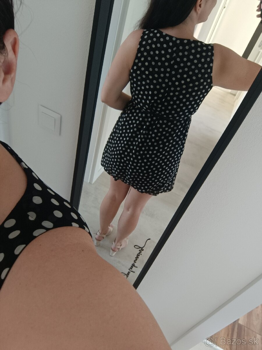 Mini šaty s opaskom - 4