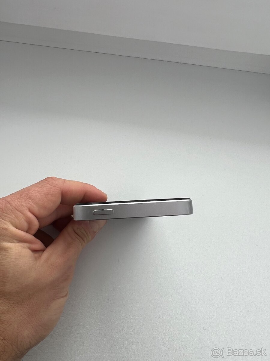 Predam iPhone SE (2016) 32GB - 4