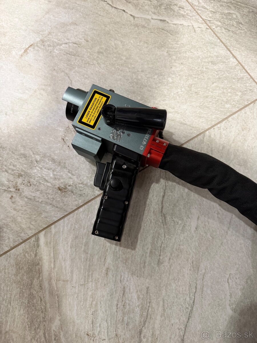 Pulzná laserová čistička 300w,5mJ - 4
