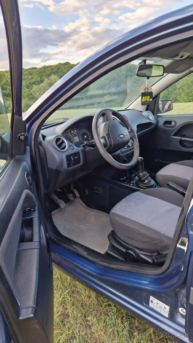 🚗 FORD FIESTA 1.4 TDCi - 4