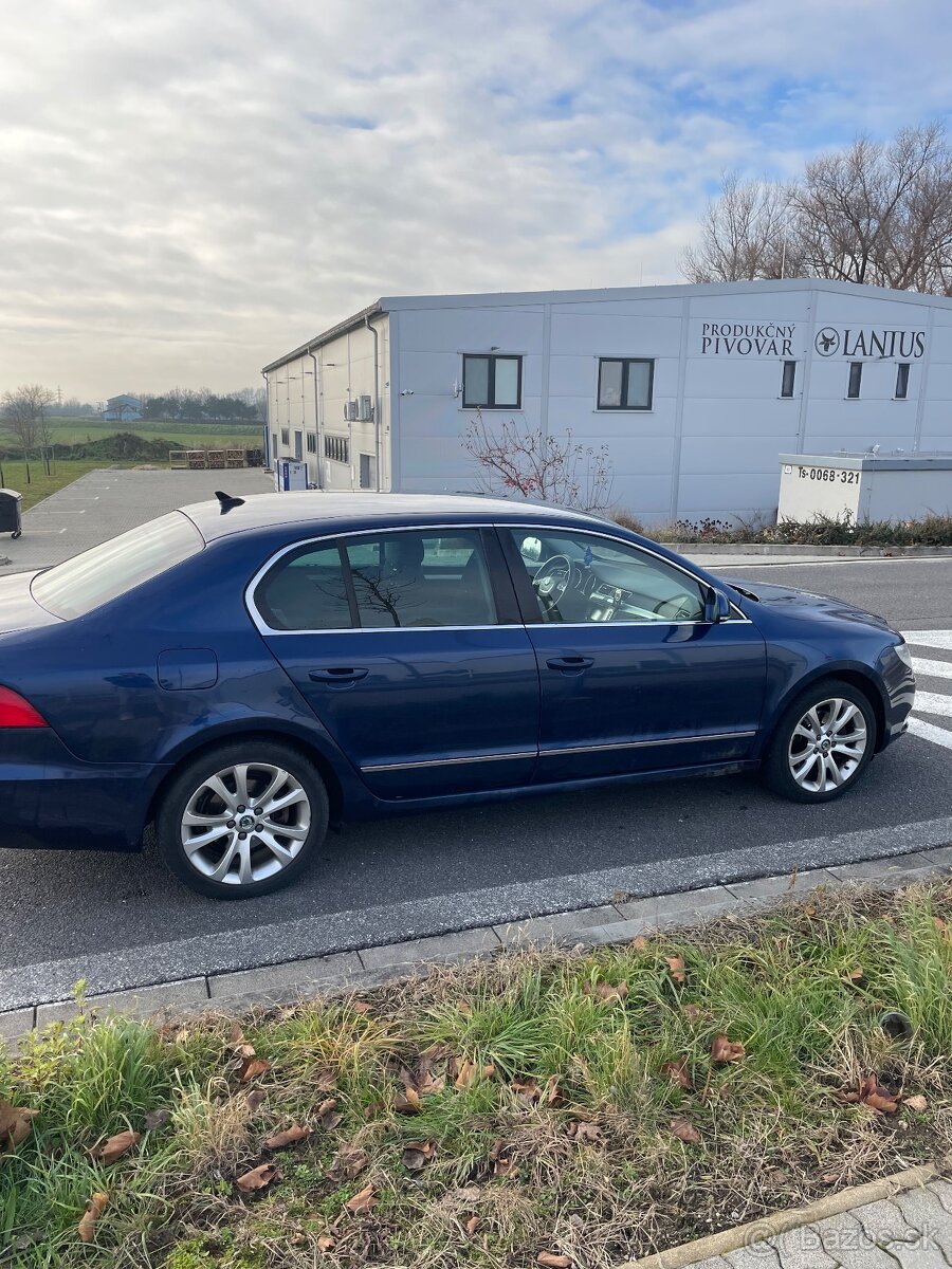 Škoda Superb - 4