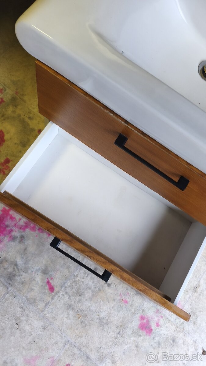 Lacno predám umývadlo spolu so zavesnou skrinkou - 4