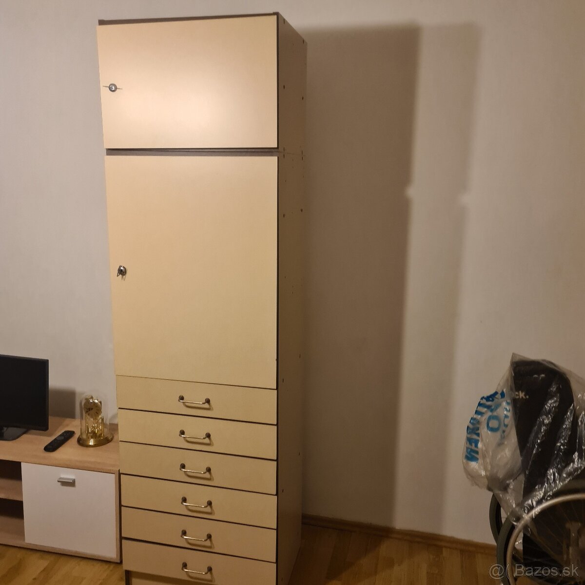 2 skrine samostatné stojace - 4