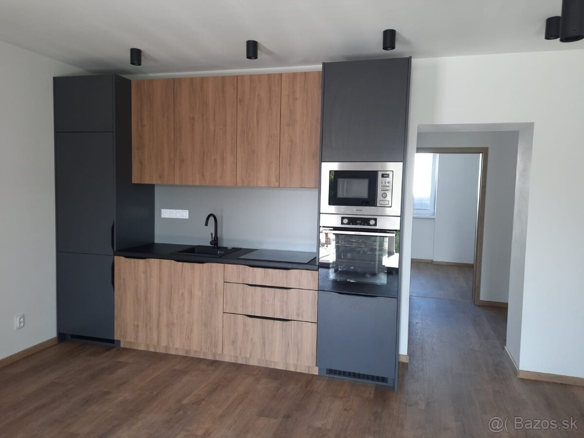 EXKLUZÍVNY 2-izbový byt s terasou + 2x parking - 4