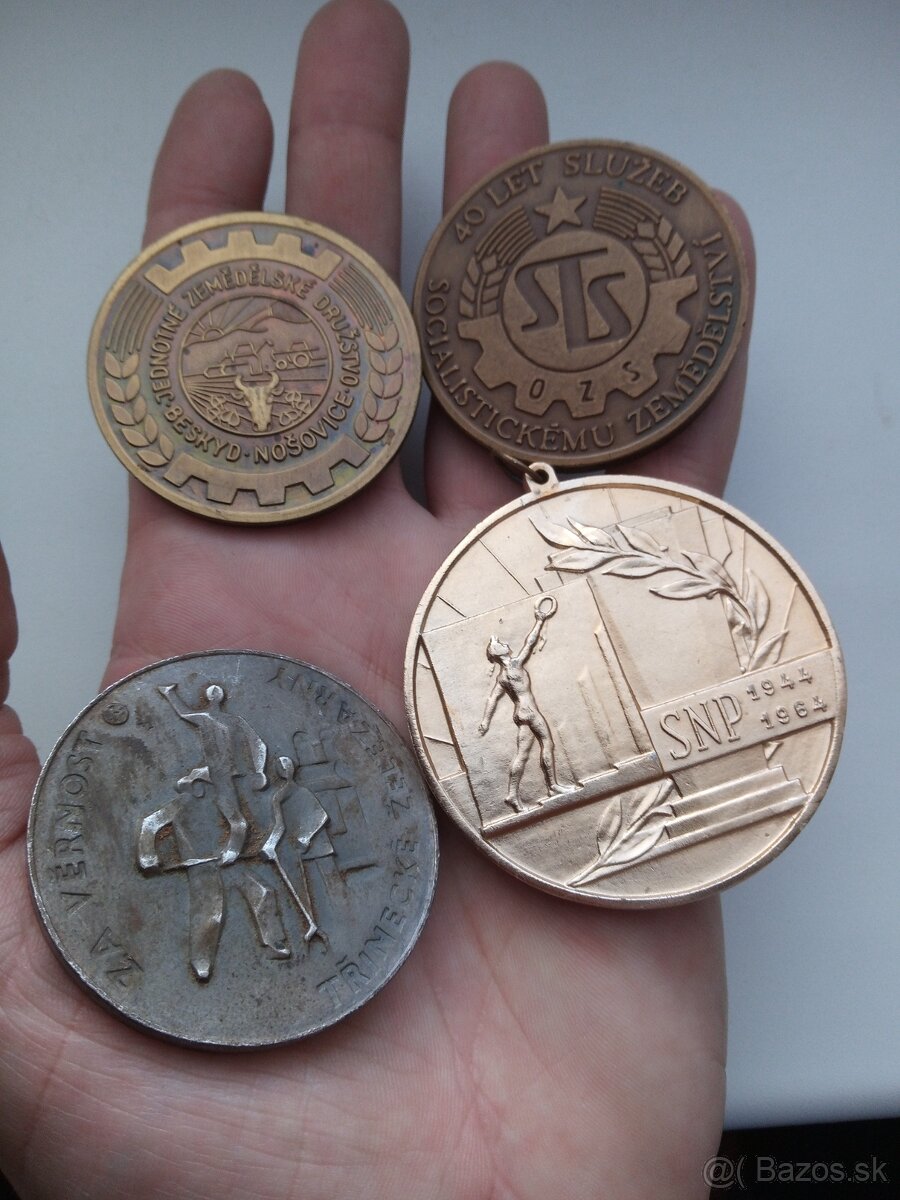 Plakety medaile. - 4