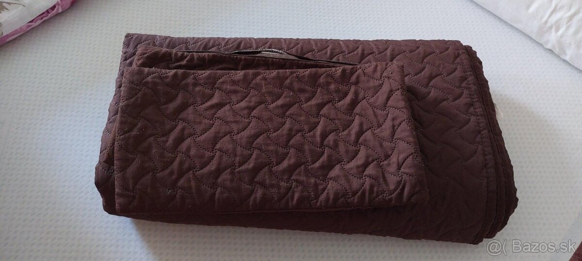 Tmavohnedý prehoz na posteľ + 2 obliečky na vankúš - 4