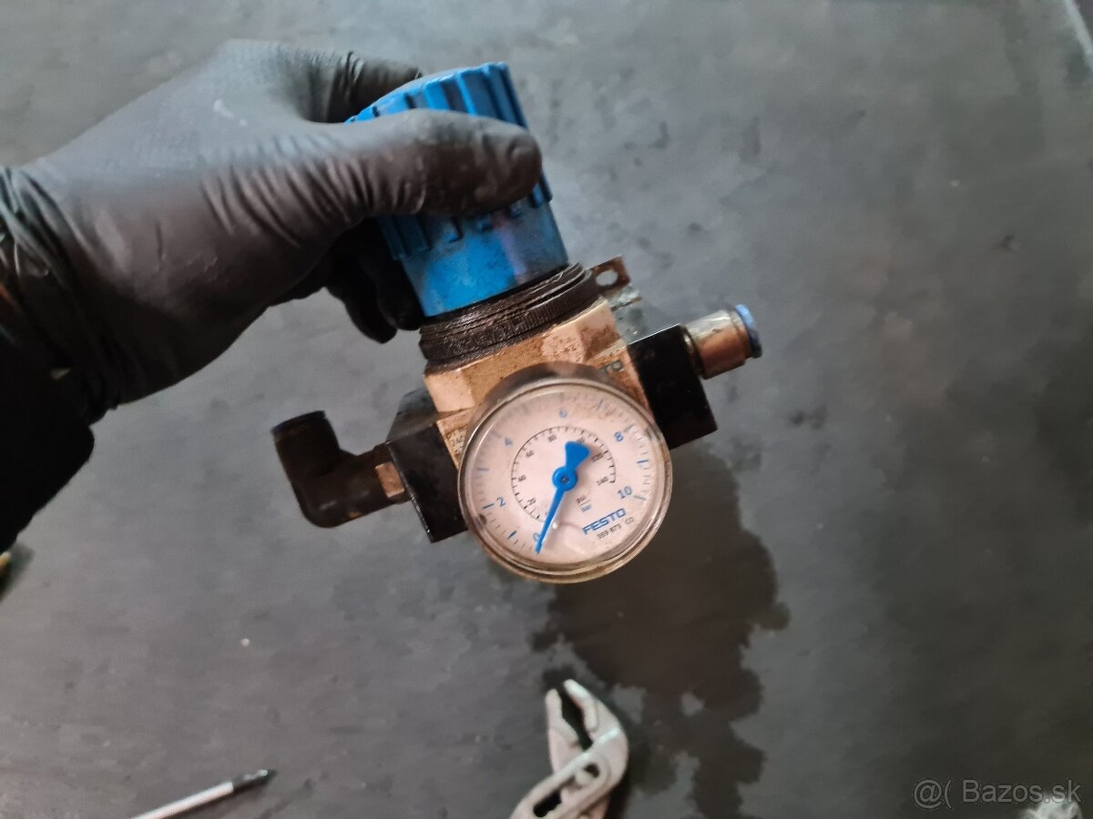 Vzduchový rozvádzač na stenu Parker - 4