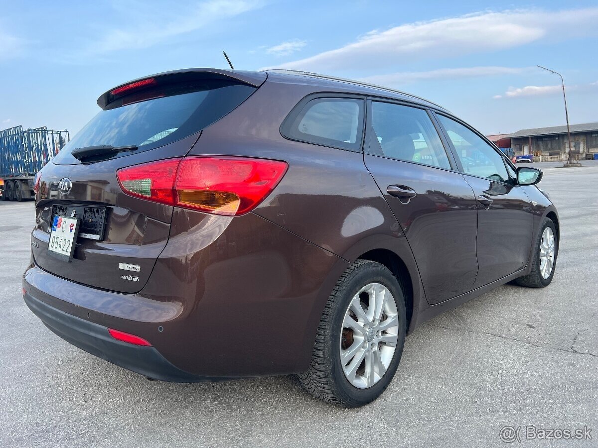 PREDÁM KIA CEED 1,6CRDi 94kW 16V Combi dovoz DE - 4