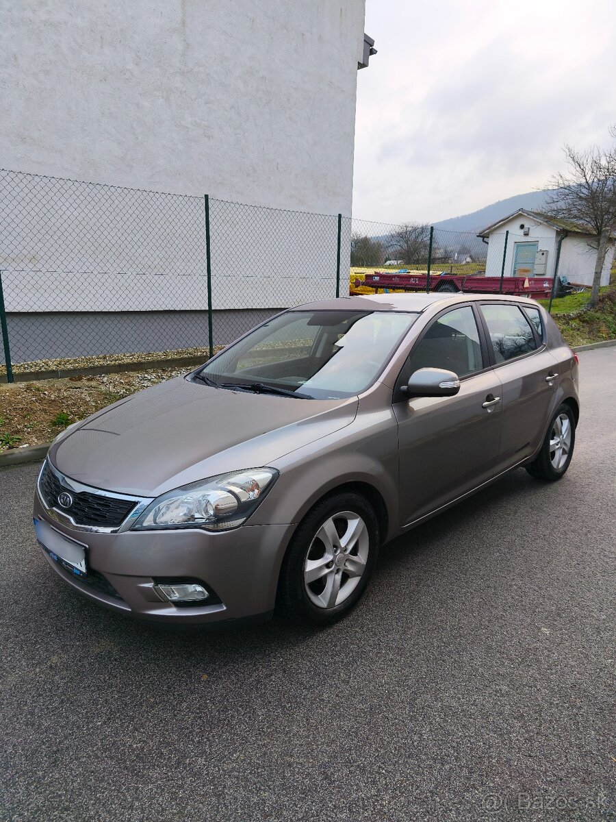 Kia Ceed 1.4 CVVT, Benzín, Kupované na SK, 1.Majitel - 4