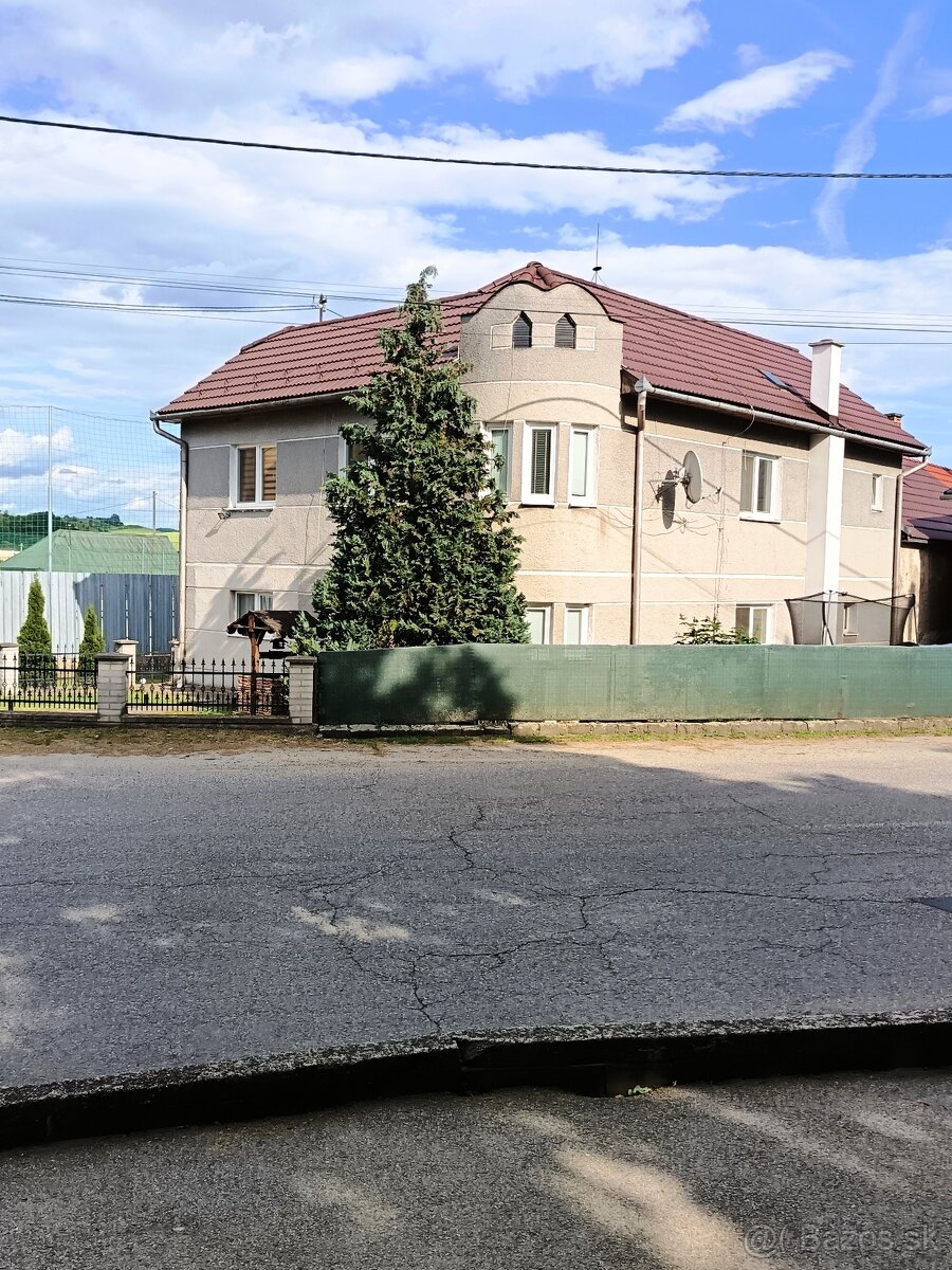 Na predaj veľký, pekný RD v Hosticiach - 4