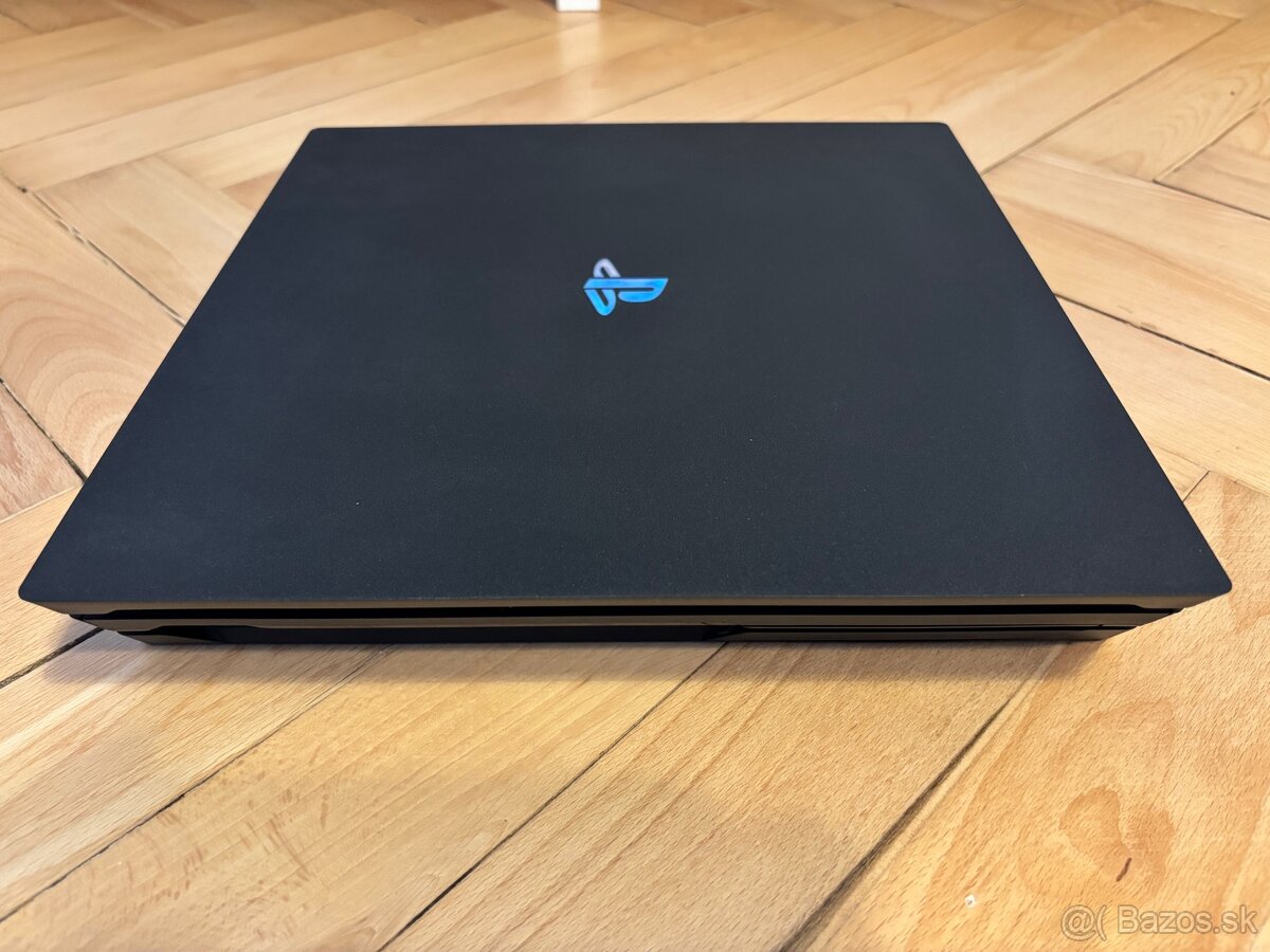 Playstation 4 PRO / 1TB / Dualshock black - 4