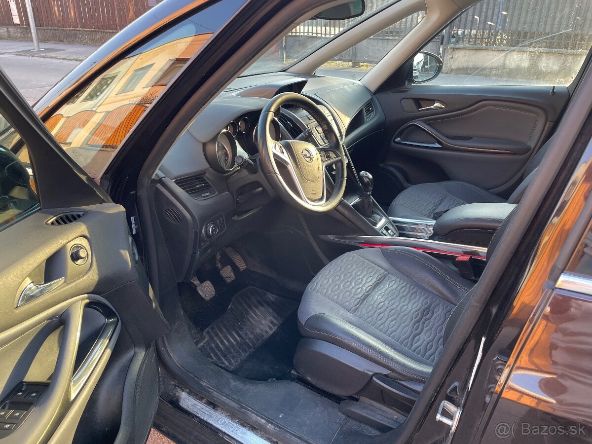 Opel Zafira Tourer - 4