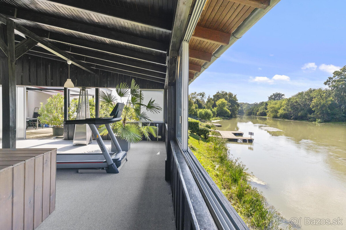 Na predaj štýlový penzión s priamym prístupom k vode v obci - 4