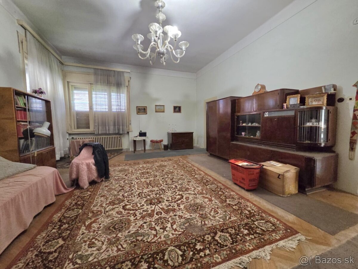 ŠTÚROVO - rodinný dom v centre mesta vhodný aj na podnikanie - 4