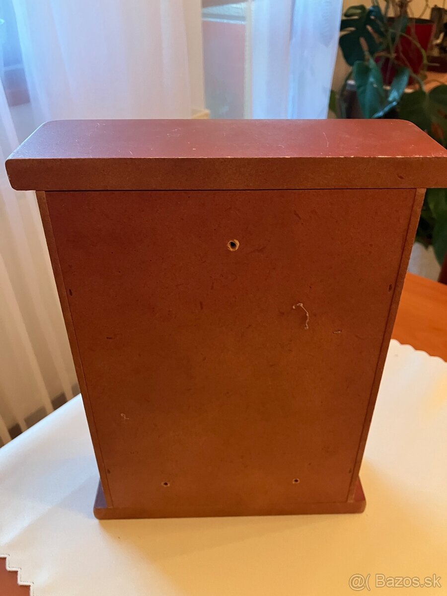 Drevena skrinka na kluce - 4