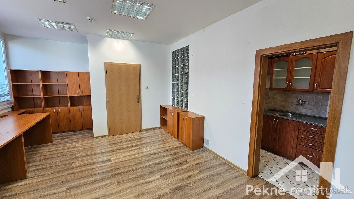 Prenájom zariadenej kancelárie v Banskej Bystrici - 4