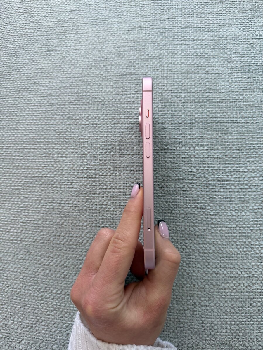 Predám Iphone 15 128GB - 4