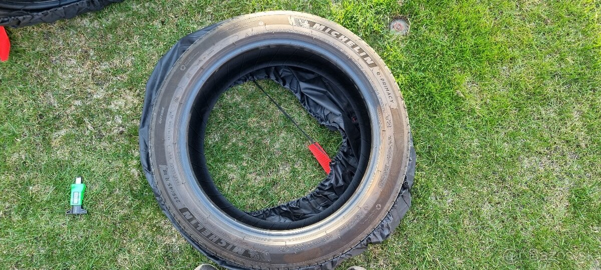Predám/Eladó Michelin e-Primacy 235/45 R18 - 4