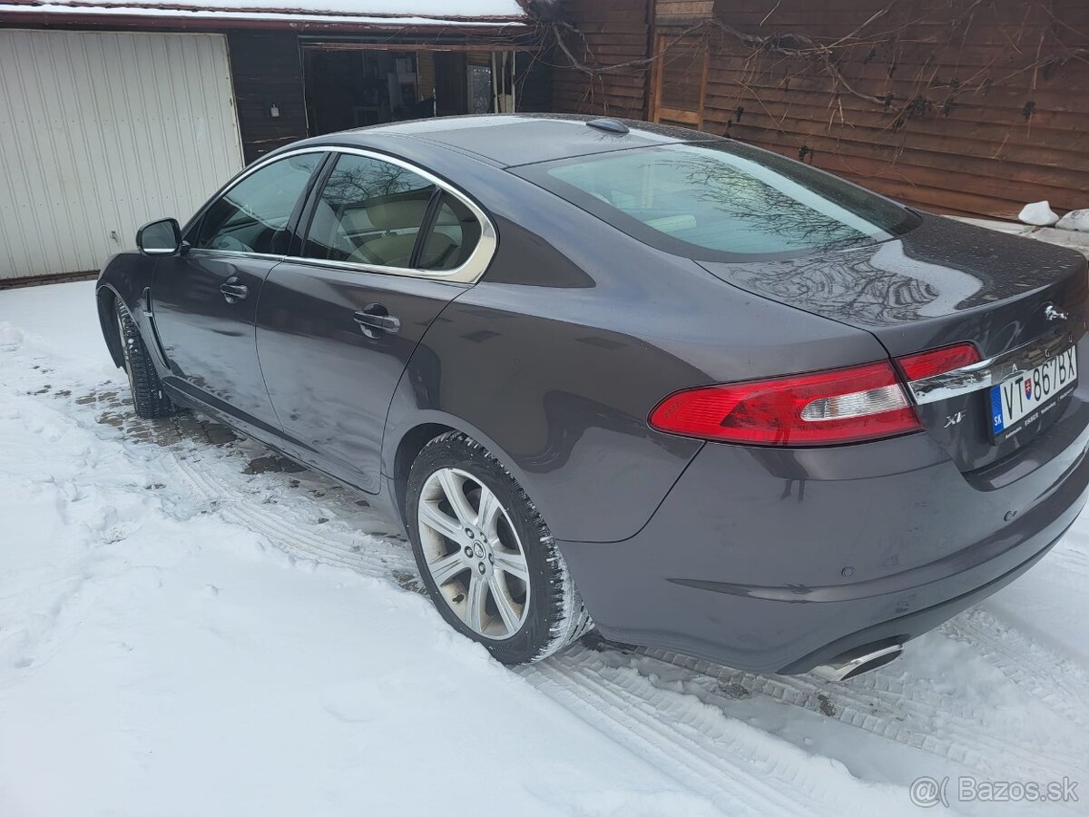 JAGUAR XF 3.0 D LUXURY - 4