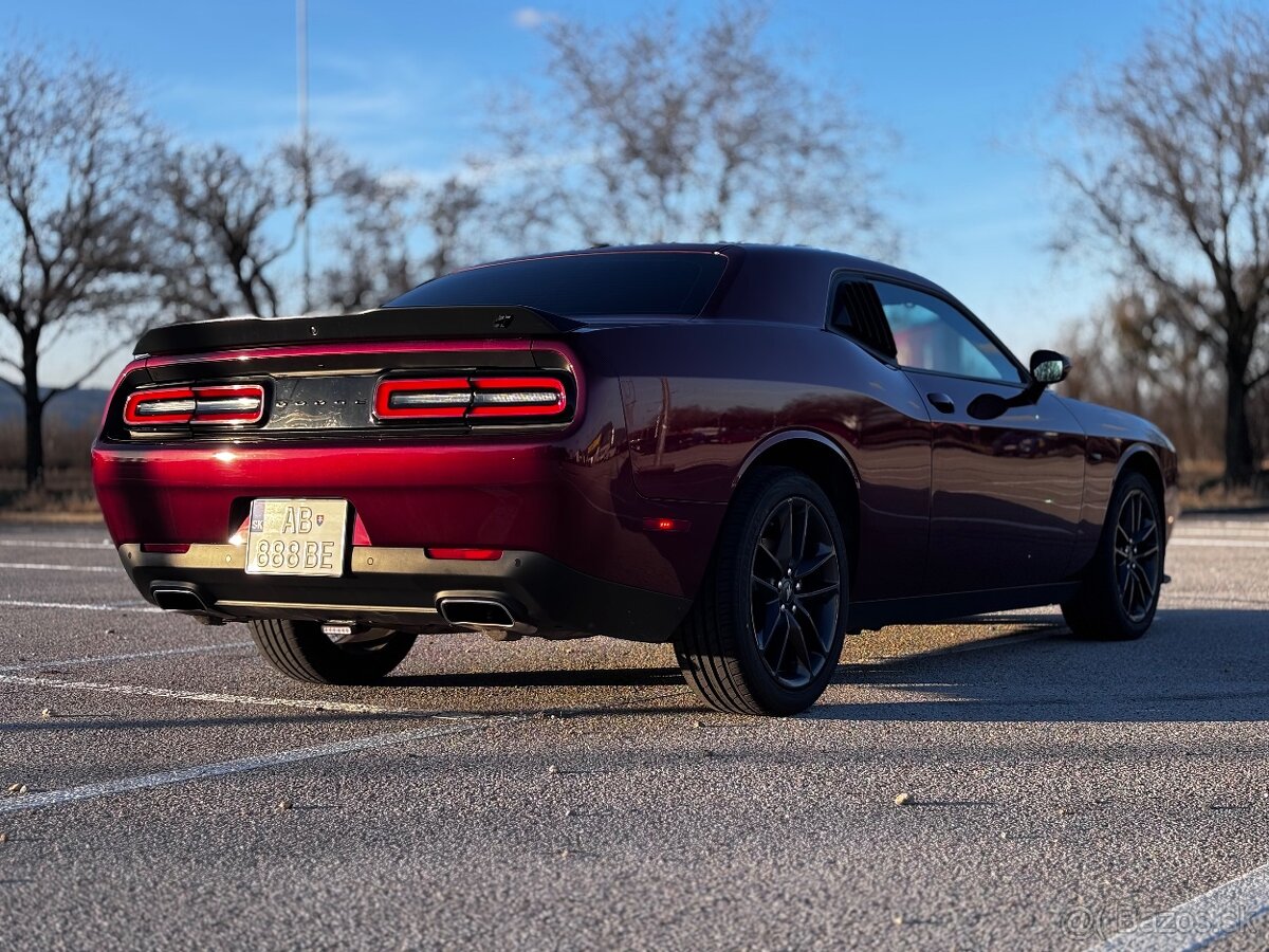 🔥Dodge Challenger Limited 4x4 Cherry / výfuk – TOP výbava - 4