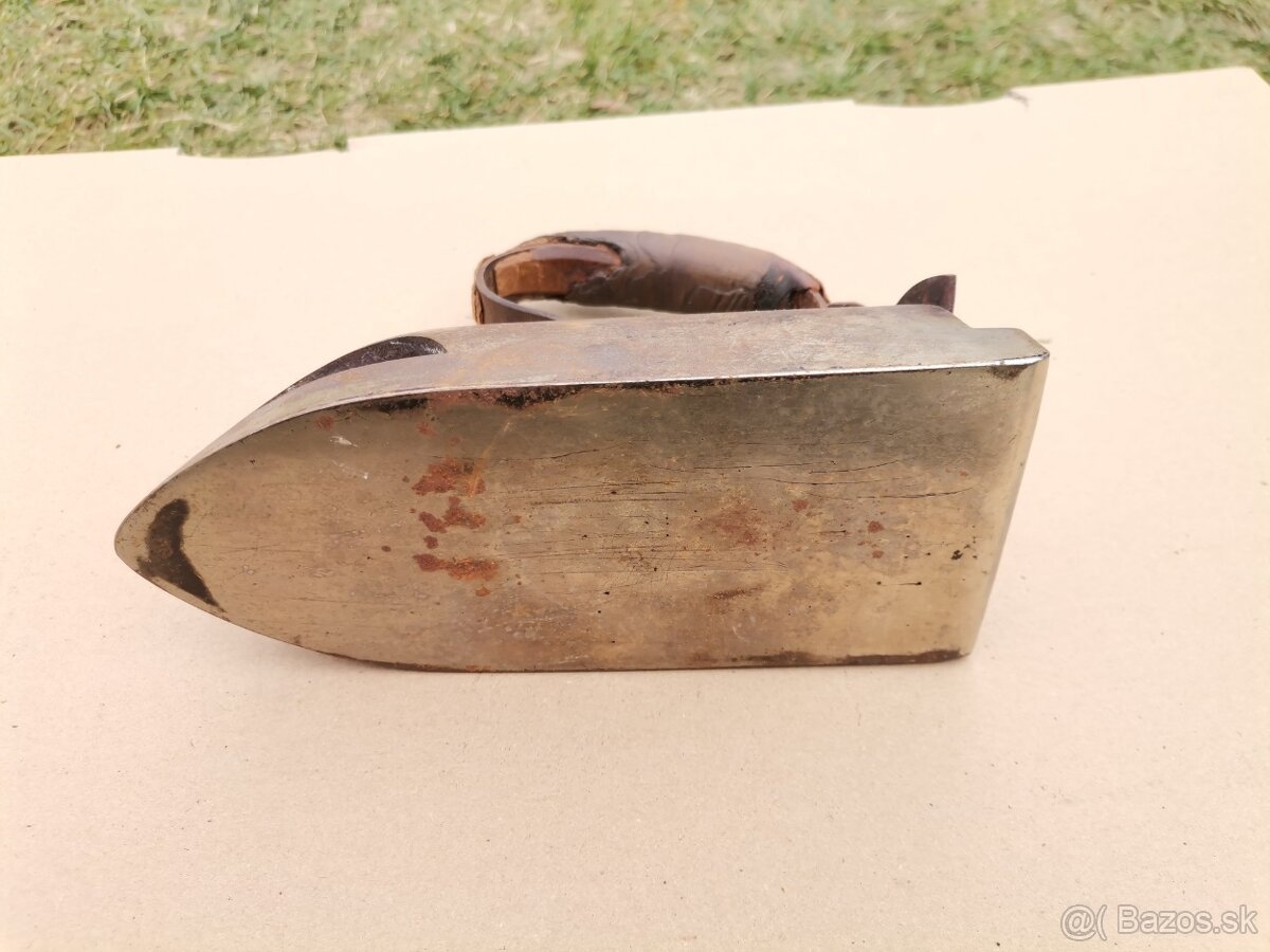 Starožitná žehlička - 4