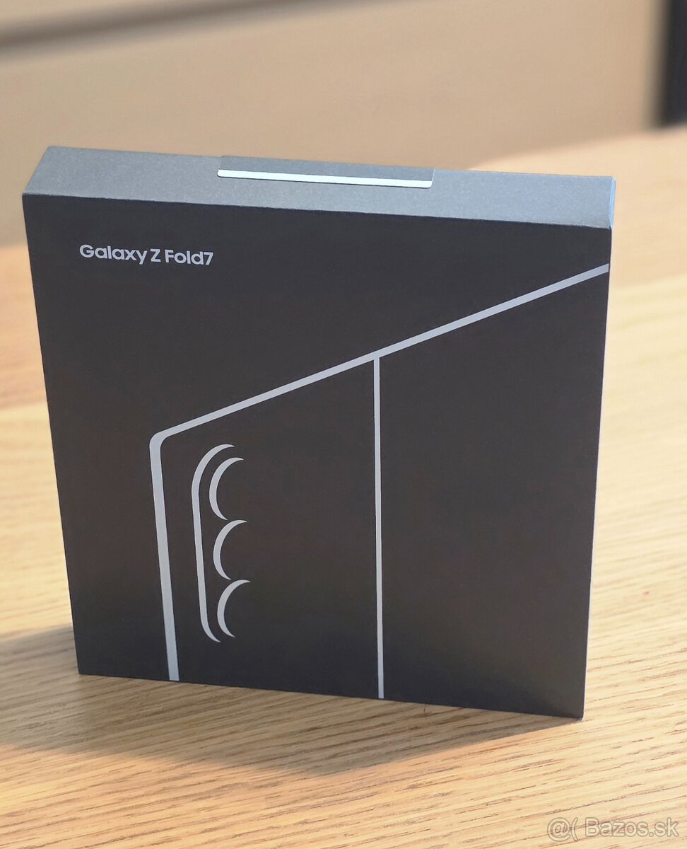 Samsung Galaxy Z Fold 7 | 512GB | 12GB + Accessories - 4